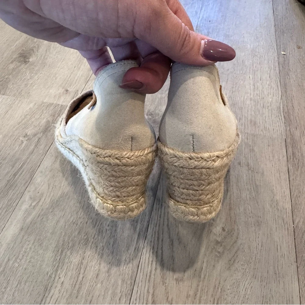 Women’s Espadrille Wedge Slip-On - Light Cream